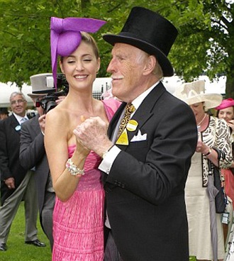 Những chiếc mũ ấn tượng trong ngày hội Royal Ascot - 6 Những chiếc mũ ấn tượng trong ngày hội Royal Ascot - 6