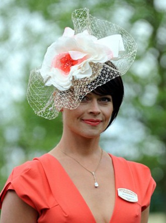 Những chiếc mũ ấn tượng trong ngày hội Royal Ascot - 36 Những chiếc mũ ấn tượng trong ngày hội Royal Ascot - 36