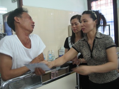 Quà nhân ái đến với các bệnh nhi ung thư - 1