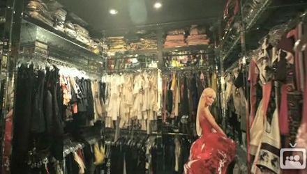 Video Paris Hilton khoe “rừng” quần áo, giày dép... - 4 Video Paris Hilton khoe “rừng” quần áo, giày dép... - 4