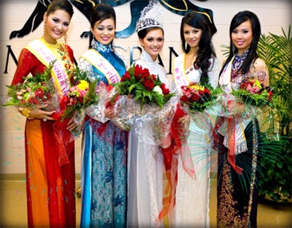 Hương Giang hạnh phúc trở về cùng vương miện Á hậu 2 - 1 Hương Giang hạnh phúc trở về cùng vương miện Á hậu 2 - 1