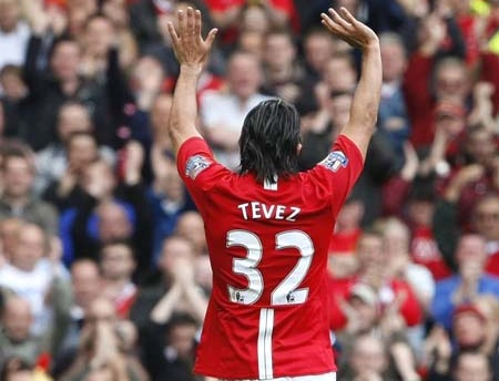 Carlos Tevez chính thức chia tay MU - 1 Carlos Tevez chính thức chia tay MU - 1