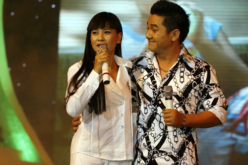 Hồng Nhung vẫn là “bông hoa hồng nhỏ” - 14 Hồng Nhung vẫn là “bông hoa hồng nhỏ” - 14