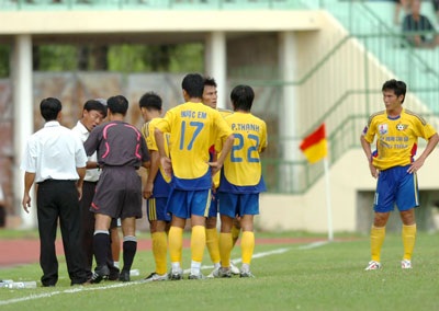 Hạ K.Khánh Hòa, Đồng Tháp tạm chiếm ngôi nhì bảng - 1 Hạ K.Khánh Hòa, Đồng Tháp tạm chiếm ngôi nhì bảng - 1