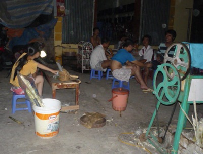 Thức đêm hóng gió vì mất điện - 3 Thức đêm hóng gió vì mất điện - 3