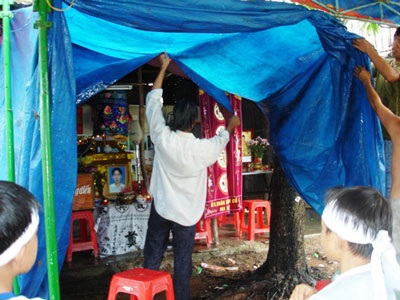 Trĩu lòng trước gia cảnh hai mẹ con bị sét đánh - 2 Trĩu lòng trước gia cảnh hai mẹ con bị sét đánh - 2