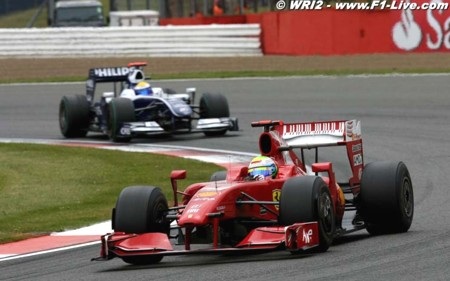Vettel làm lu mờ Button, Massa nỗ lực ấn tượng - 2 Vettel làm lu mờ Button, Massa nỗ lực ấn tượng - 2