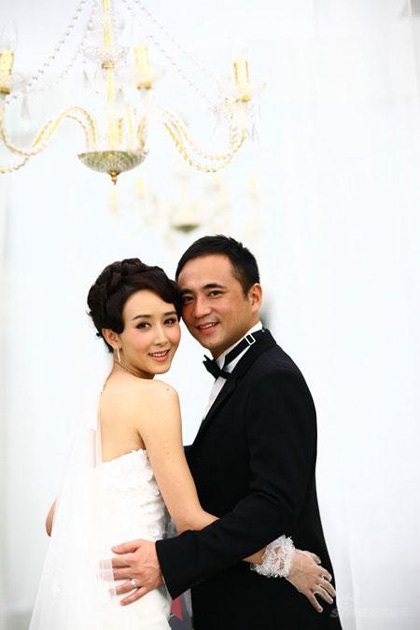 “Người đẹp cổ trang” Hồ Tịnh mang bầu - 2