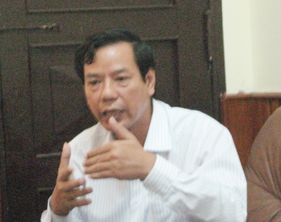 Hàng chục xe khách diễu hành phản đối... xe buýt - 3