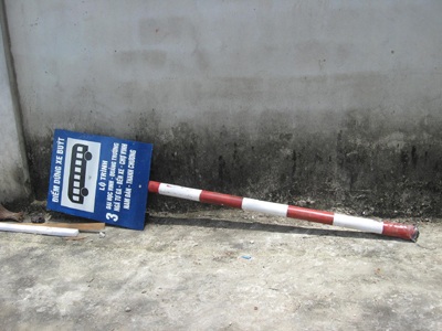 Hàng chục xe khách diễu hành phản đối... xe buýt - 5