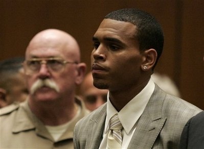 Chris Brown nhận án treo sau khi đánh Rihanna - 2 Chris Brown nhận án treo sau khi đánh Rihanna - 2