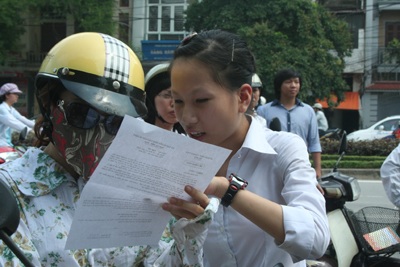 Thí sinh lớp 10 Hà Nội hớn hở với đề Văn - 9