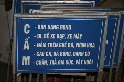 Ung dung câu trộm cá, rùa ở hồ Gươm - 3 Ung dung câu trộm cá, rùa ở hồ Gươm - 3