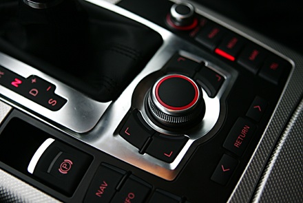 Audi A6 cạnh tranh BMW serie 5 và E-Class tại Việt Nam - 11 Audi A6 cạnh tranh BMW serie 5 và E-Class tại Việt Nam - 11