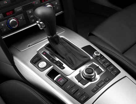 Audi A6 cạnh tranh BMW serie 5 và E-Class tại Việt Nam - 6 Audi A6 cạnh tranh BMW serie 5 và E-Class tại Việt Nam - 6