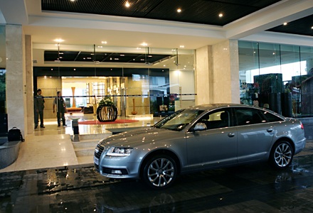 Audi A6 cạnh tranh BMW serie 5 và E-Class tại Việt Nam - 12 Audi A6 cạnh tranh BMW serie 5 và E-Class tại Việt Nam - 12