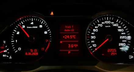 Audi A6 cạnh tranh BMW serie 5 và E-Class tại Việt Nam - 3 Audi A6 cạnh tranh BMW serie 5 và E-Class tại Việt Nam - 3