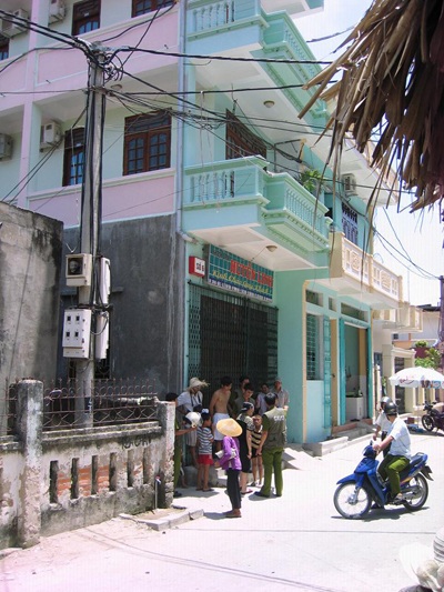 Hàn cửa, nhốt người để siết nợ - 3