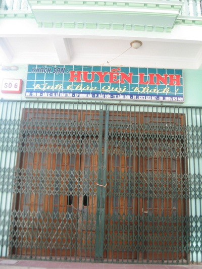 Hàn cửa, nhốt người để siết nợ - 1