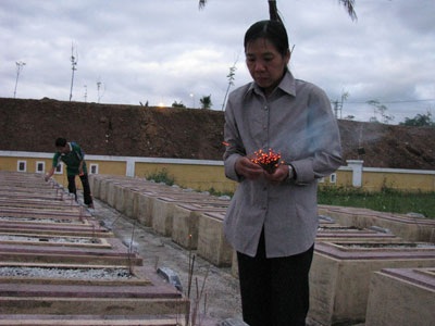 Người phụ nữ có 64 người cha liệt sĩ - 1