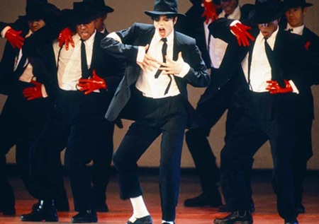 Những trang phục mang đậm dấu ấn Michael Jackson - 9 Những trang phục mang đậm dấu ấn Michael Jackson - 9