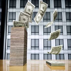 FED cắt giảm chương trình cho vay khẩn cấp - 1