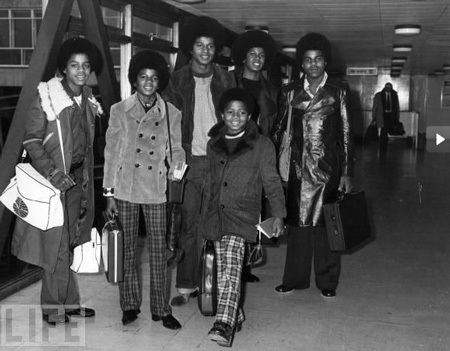 Những bức ảnh “để đời” của Michael Jackson - 1