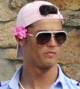 Paris Hilton chê Cristiano Ronaldo “yếu đuối” - 3 Paris Hilton chê Cristiano Ronaldo “yếu đuối” - 3