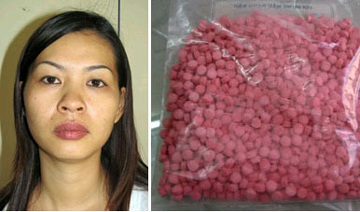 “Nữ quái” bế con 4 tuổi đi bán thuốc lắc - 1 “Nữ quái” bế con 4 tuổi đi bán thuốc lắc - 1