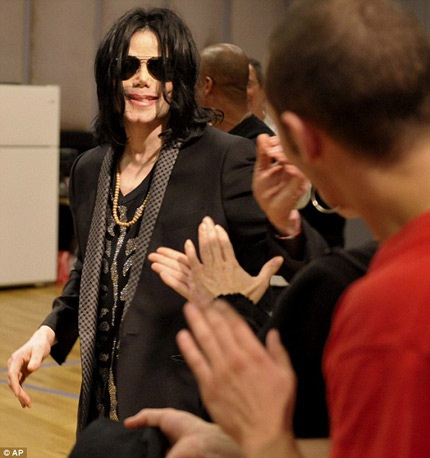 Michael Jackson - “ông Vua” nhiều tranh cãi - 8 Michael Jackson - “ông Vua” nhiều tranh cãi - 8