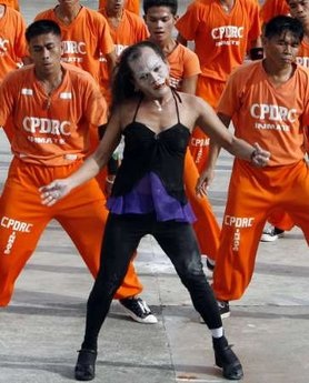 1.500 tù nhân nhảy lại điệu “Thriller” tưởng nhớ Michael Jackson - 2 1.500 tù nhân nhảy lại điệu “Thriller” tưởng nhớ Michael Jackson - 2