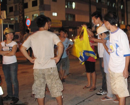 Máu đổ sau trận TPHCM - SL Nghệ An  - 1 Máu đổ sau trận TPHCM - SL Nghệ An  - 1