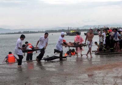 Diễn tập "ngăn" bão biển - 9 Diễn tập "ngăn" bão biển - 9