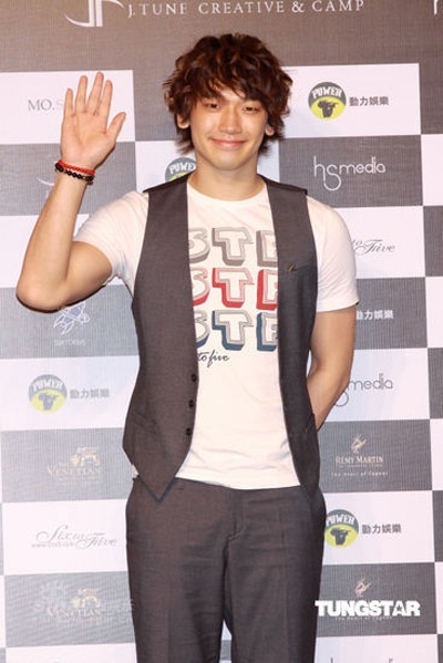 Chùm ảnh: Hình ảnh “nóng hổi” của Bi (Rain) tại Ma Cao - 1