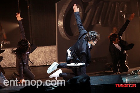 Chùm ảnh: Hình ảnh “nóng hổi” của Bi (Rain) tại Ma Cao - 24