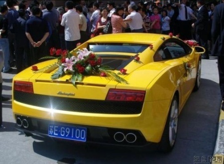 Đoàn xe dâu gây choáng ở Trung Quốc - 2 Đoàn xe dâu gây choáng ở Trung Quốc - 2