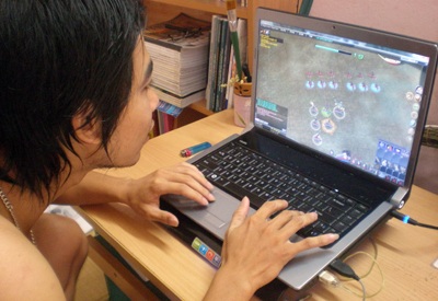 Đổ xô đi chơi game để làm... “con nghiện” - 3 Đổ xô đi chơi game để làm... “con nghiện” - 3