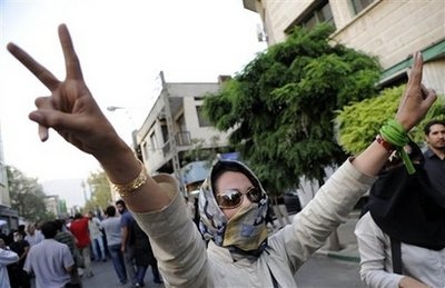 Iran gia tăng trả đũa ngoại giao với Anh - 1 Iran gia tăng trả đũa ngoại giao với Anh - 1