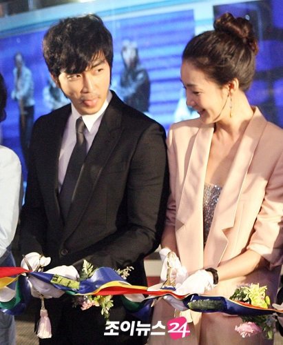 Chùm ảnh: “Người đẹp khóc” e lệ trước sự mến mộ của fan - 14