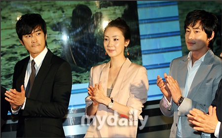 Chùm ảnh: “Người đẹp khóc” e lệ trước sự mến mộ của fan - 18