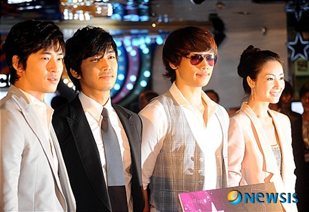 Chùm ảnh: “Người đẹp khóc” e lệ trước sự mến mộ của fan - 20