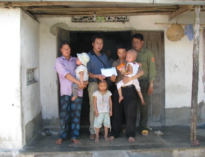 Quà bạn đọc đến với cô bé ung thư Hồ Thị Hà - 1 Quà bạn đọc đến với cô bé ung thư Hồ Thị Hà - 1