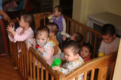 Chủ tịch xã xác nhận khống trẻ bị bỏ rơi đưa vào Việt Lâm - 1 Chủ tịch xã xác nhận khống trẻ bị bỏ rơi đưa vào Việt Lâm - 1
