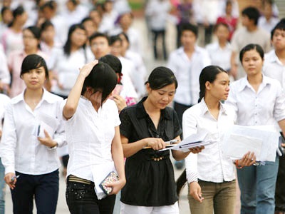 Dán ảnh khác nhau có ảnh hưởng đến việc dự thi? - 1 Dán ảnh khác nhau có ảnh hưởng đến việc dự thi? - 1