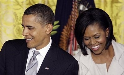 Bài phát biểu của Obama bị cắt ngang vì tiếng vịt kêu - 1 Bài phát biểu của Obama bị cắt ngang vì tiếng vịt kêu - 1