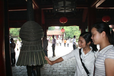 Đổ về Văn Miếu cầu may trước giờ thi ĐH - 3