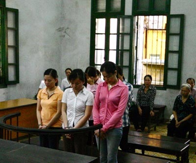 Quản lý mại dâm mới nắm được phần “ngọn” - 1