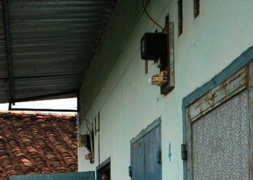 Sẽ phạt nặng chủ nhà trọ bán điện giá cao - 1 Sẽ phạt nặng chủ nhà trọ bán điện giá cao - 1