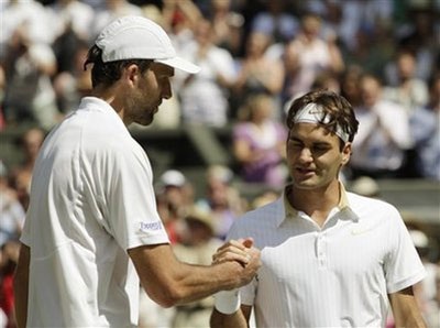 Federer và Murray cùng đi tiếp, Djokovic "ngã ngựa" - 1 Federer và Murray cùng đi tiếp, Djokovic "ngã ngựa" - 1