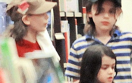 “Vua nhạc Pop” muốn Diana Ross chăm sóc 3 con nhỏ - 1